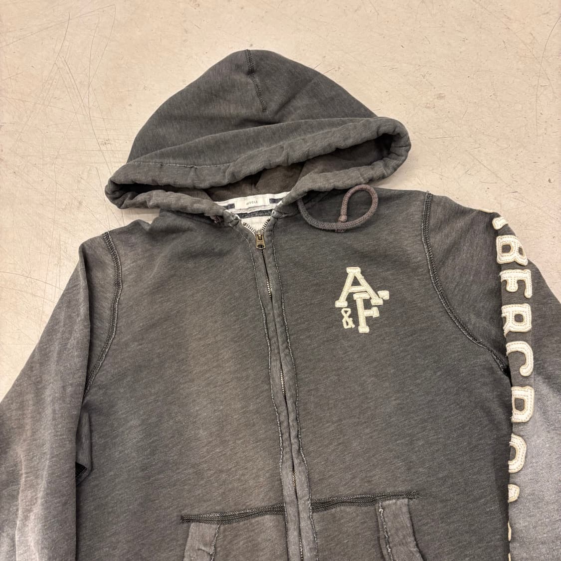 아베크롬비 사이드라인 데미지 후드집업 상품이미지2
