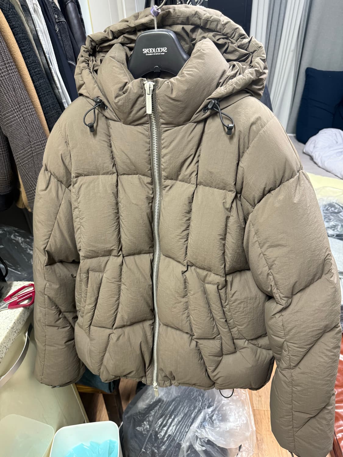 비긴202 Eight Heavy Down 브라운 2사이즈 팔아요. 상품이미지1