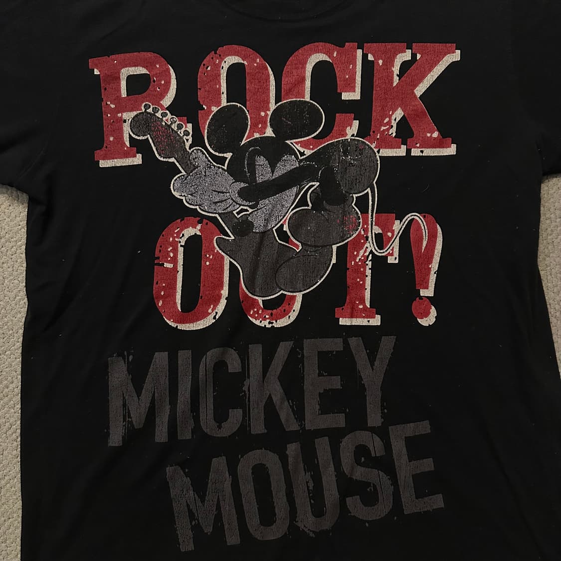 미키마우스 ‘ROCK OUT!’ 티셔츠 상품이미지3