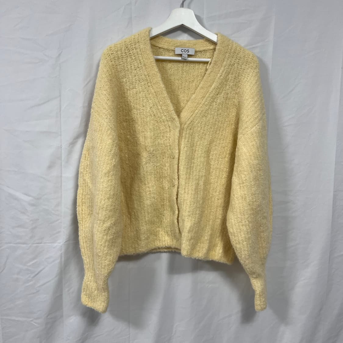 코스(COS) 텍스처드 알파카 블렌드 브이넥 가디건 상품이미지2