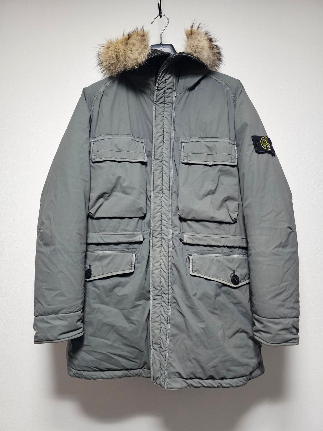 스톤아일랜드 MUSSOLA GOMMATA VELOUR DOWN-TC 패딩 상품이미지1