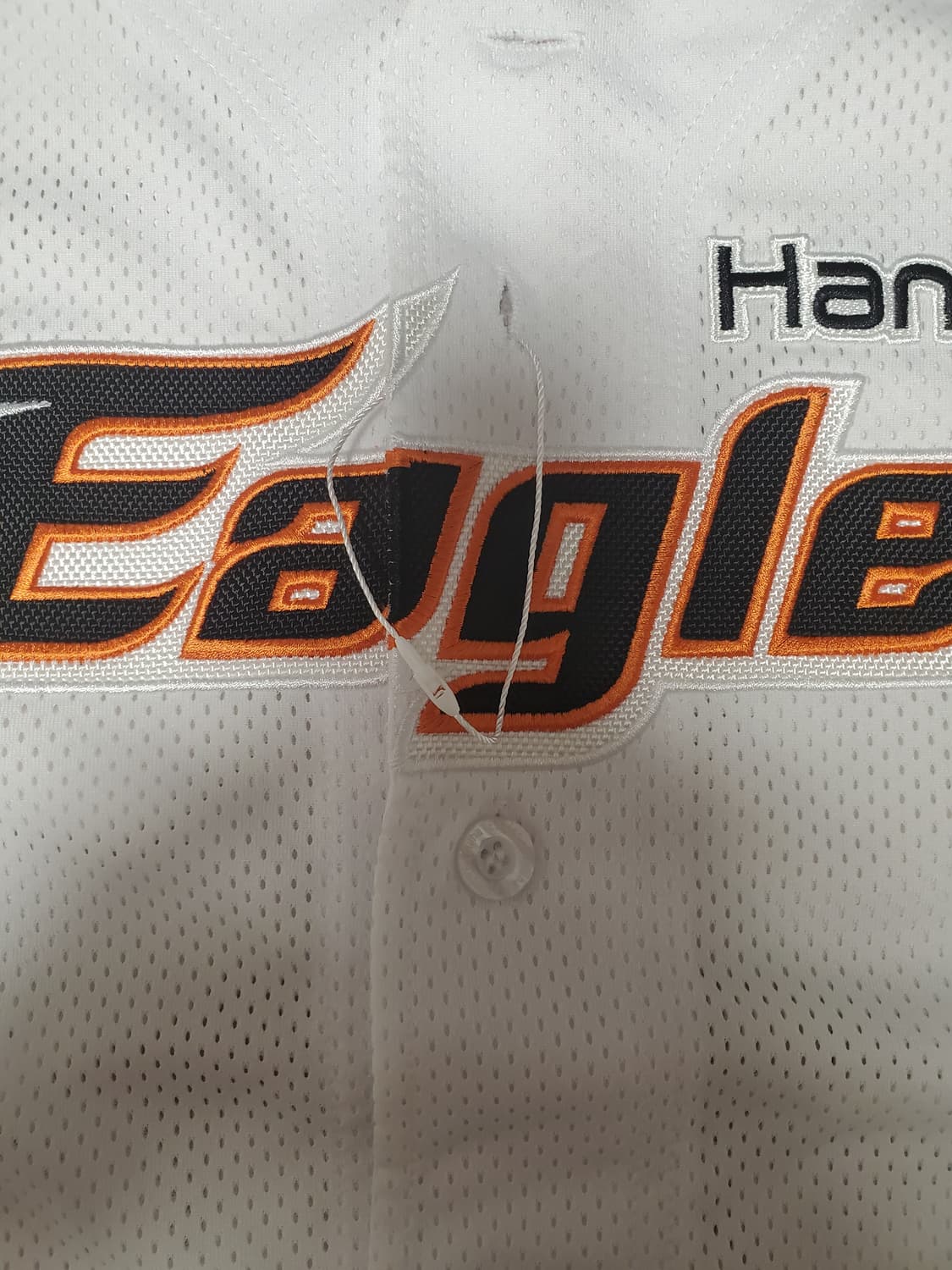 새상품)한화 이글스 화이트 야구 레플리카 유니폼(홈)85

택이 뜯어졌는 상품이미지2