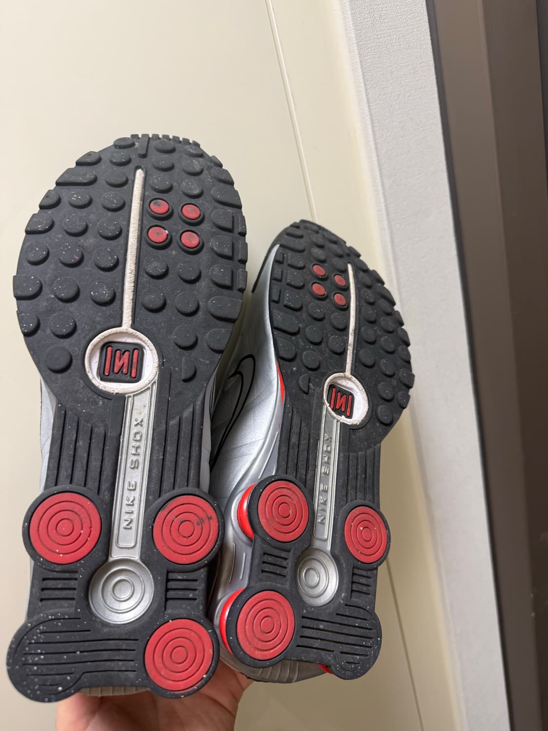 (구버전) 샥스 블랙 앤 메탈릭 실버 300 사이즈 상품이미지3