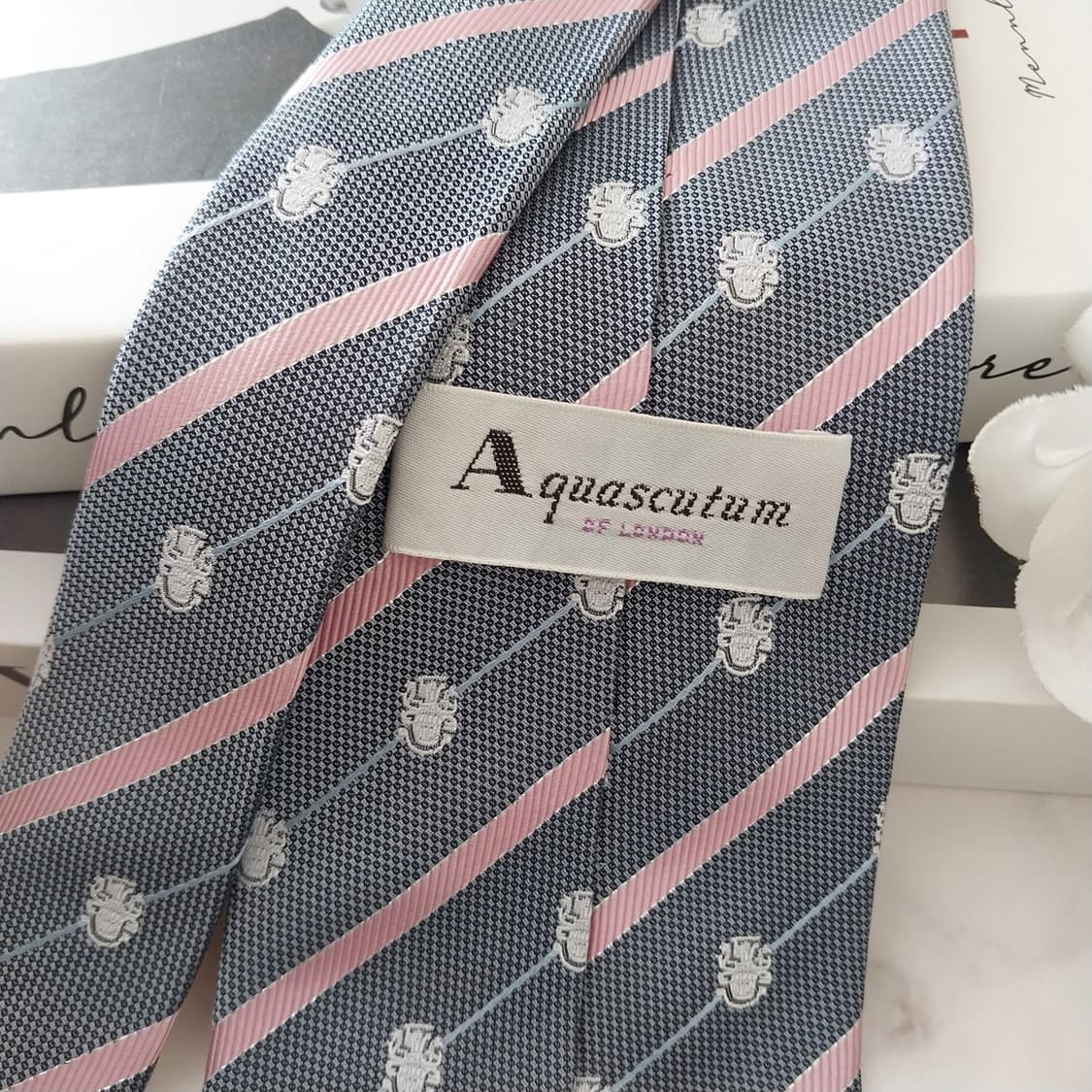 아쿠아스큐텀 실크 네이비 스트라이프 넥타이 9.3cm A+등급 K1128 상품이미지5