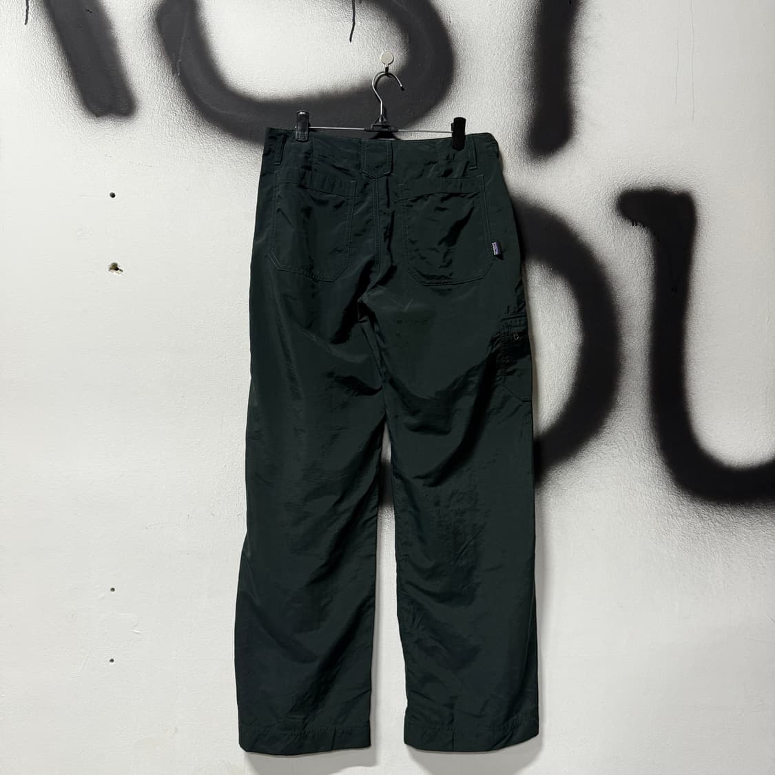 파타고니아 원 포인트 나일론 카고  와이드 팬츠 상품이미지2