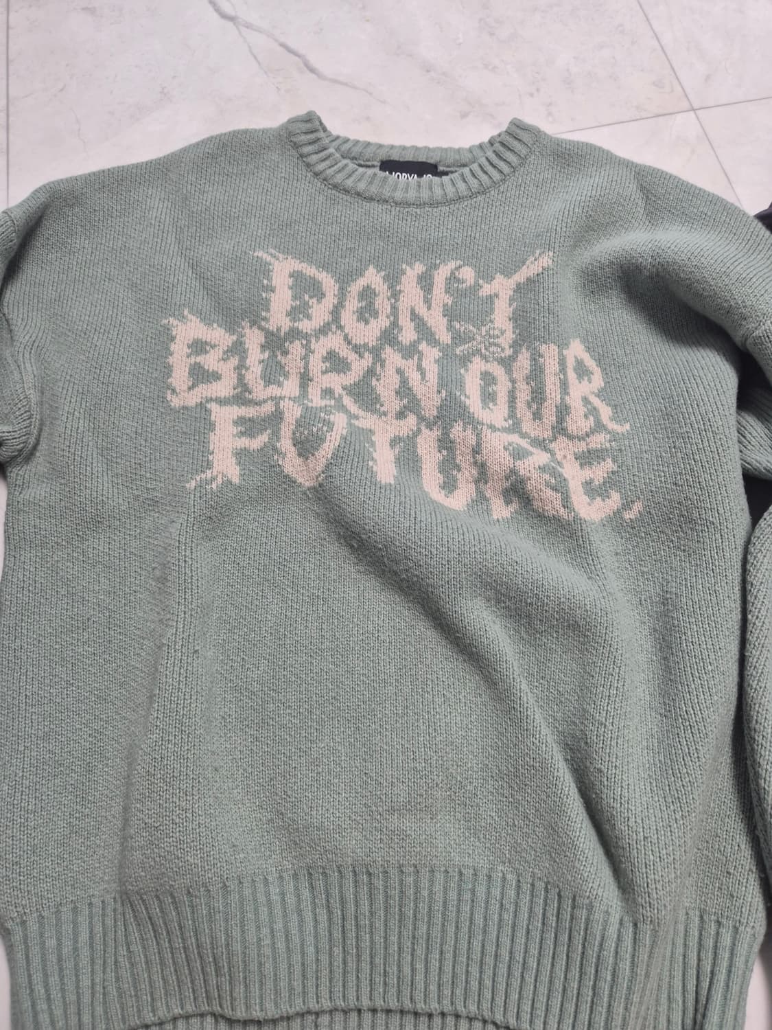 아조바이아조 니트 m 판매합니다 상품이미지1