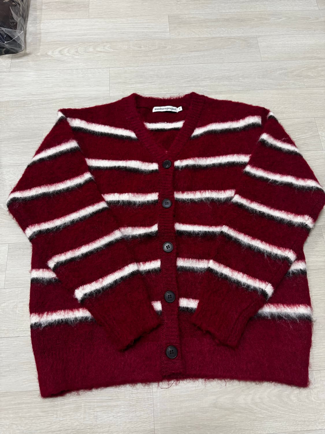 썬번프로젝트 스트라이프 가디건 버건디 상품이미지1