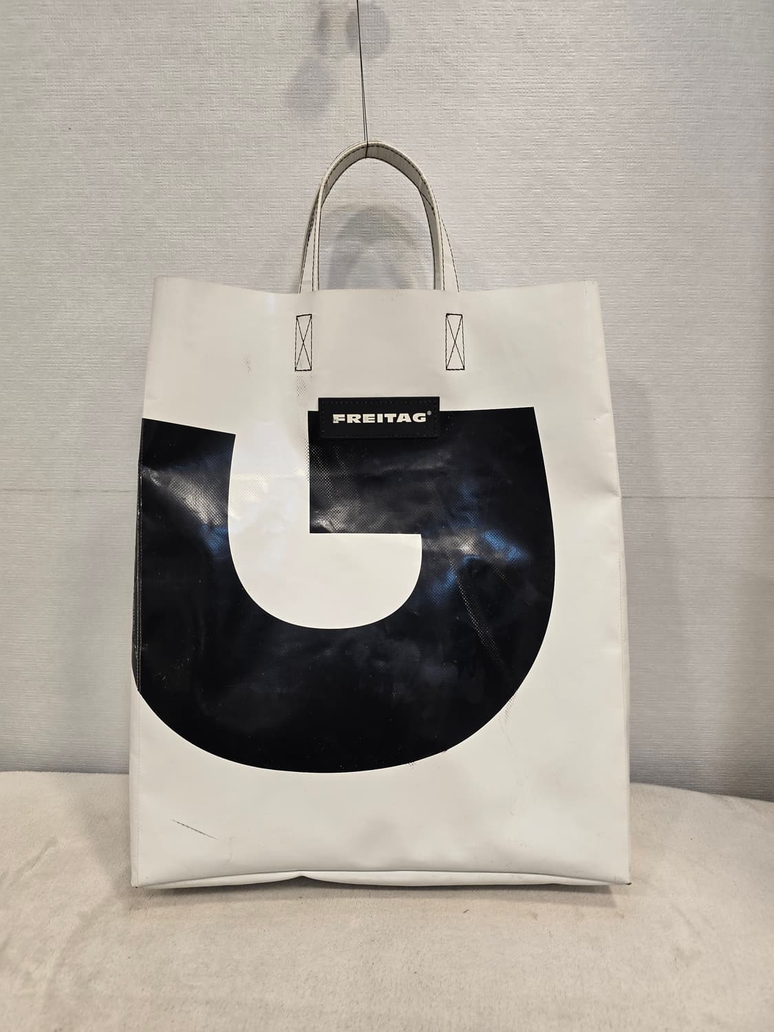 프라이탁 마이애미바이스 화이트 블랙 토트백 상품이미지1