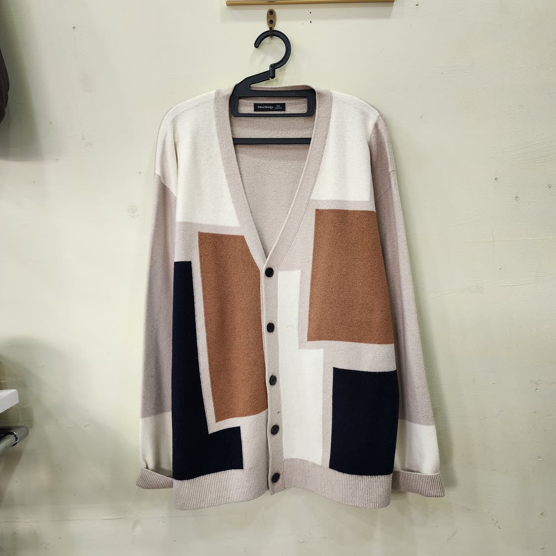 [105] 마인드브릿지 패턴 니트 가디건 (베이지 믹스) 상품이미지1