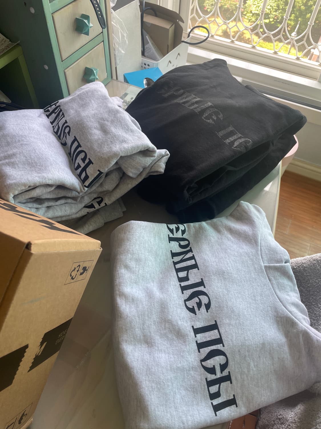 칸예 고샤 후드티 블랙 새상품 1사이즈 상품이미지1