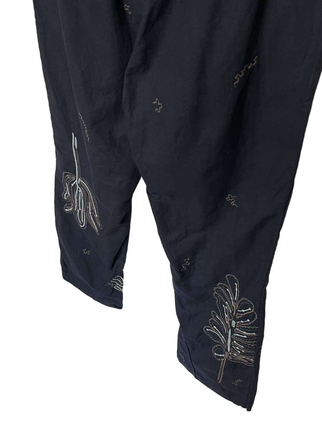HaaT ISSEY MIYAKE Embroidered Trousers 상품이미지4