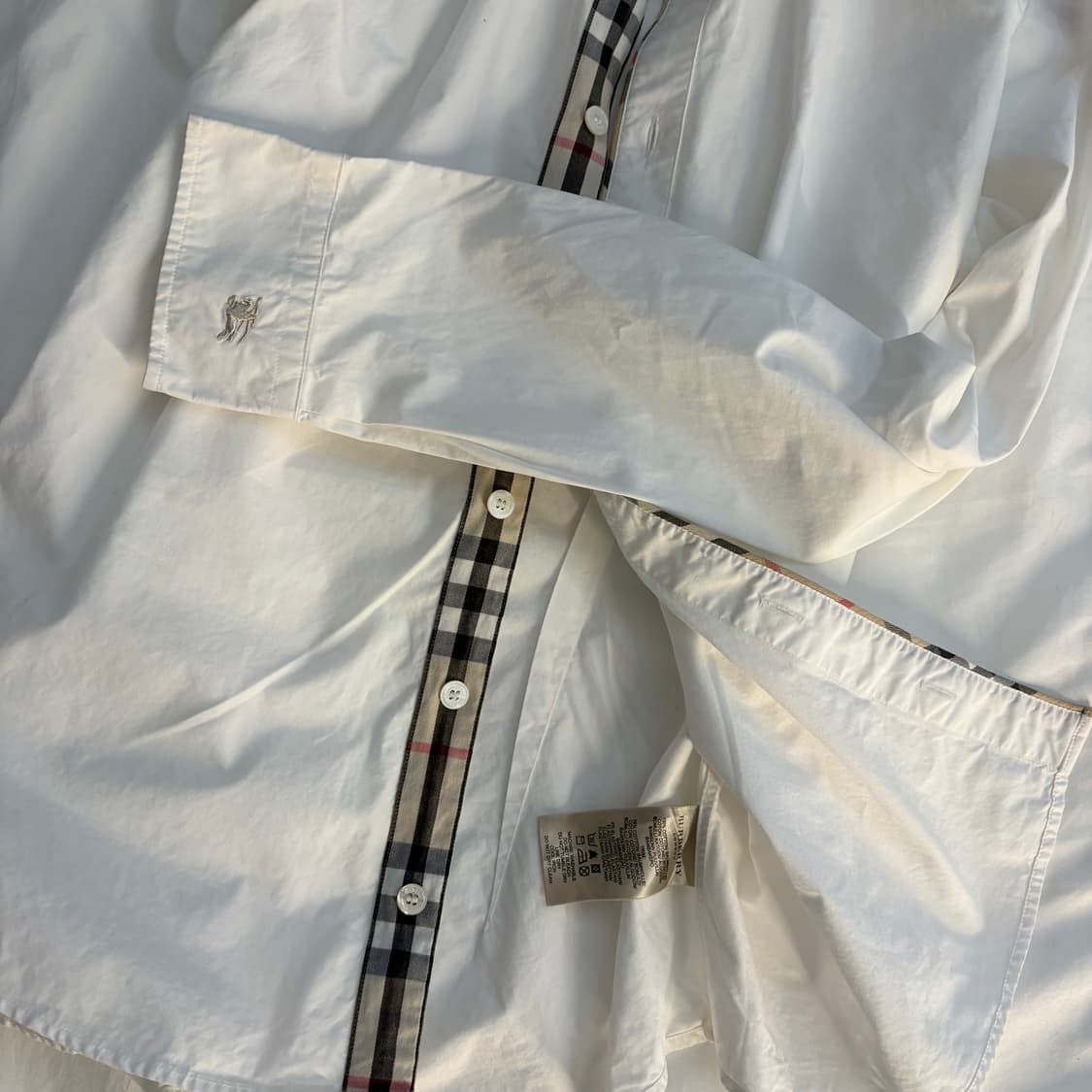 버버리 화이트 셔츠 상품이미지3