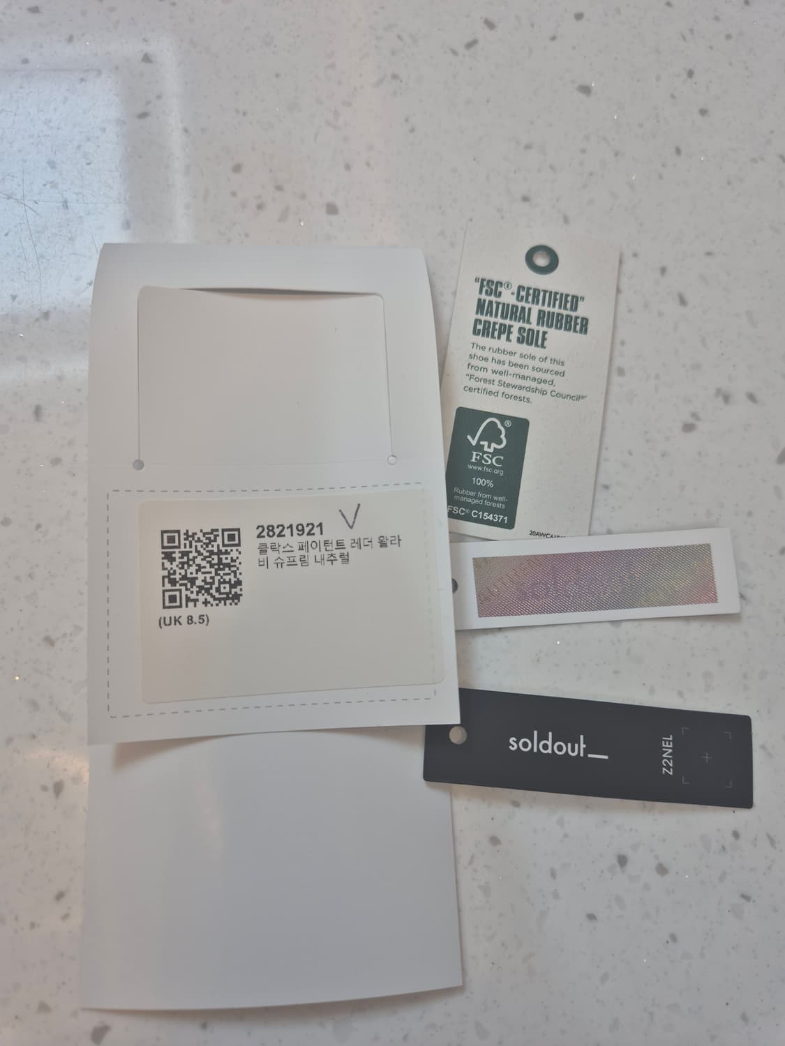 슈프림 x 클락스 왈라비 상품이미지9