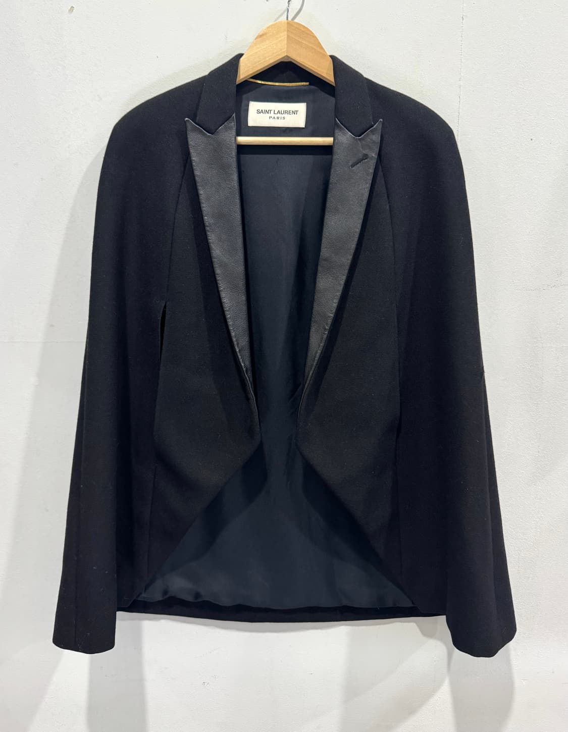 생로랑 블랙 케이프 자켓 F34 정품 상품이미지1