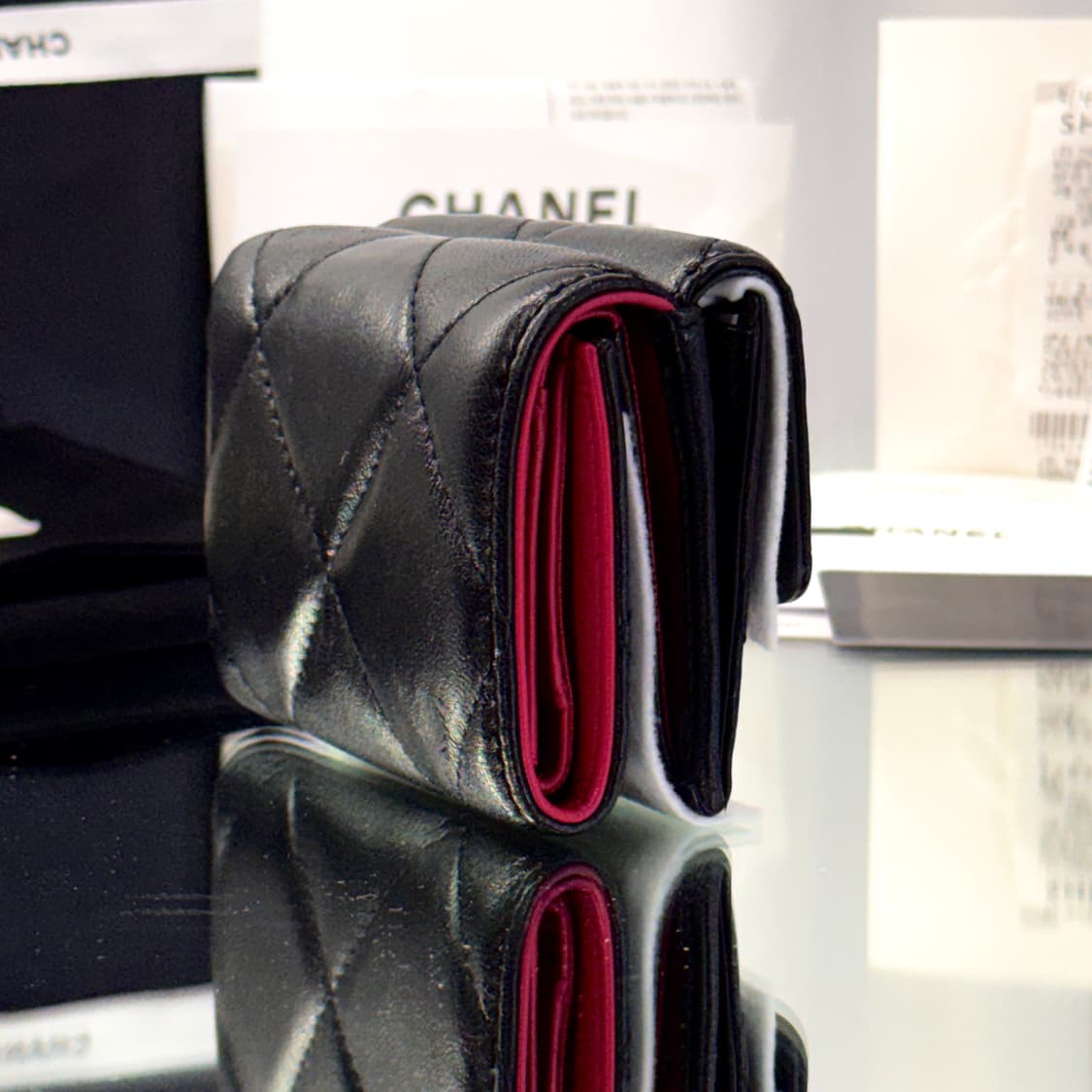 샤넬 19 트리폴드 중지갑 (블랙 & 골드 / AP1789) 상품이미지2