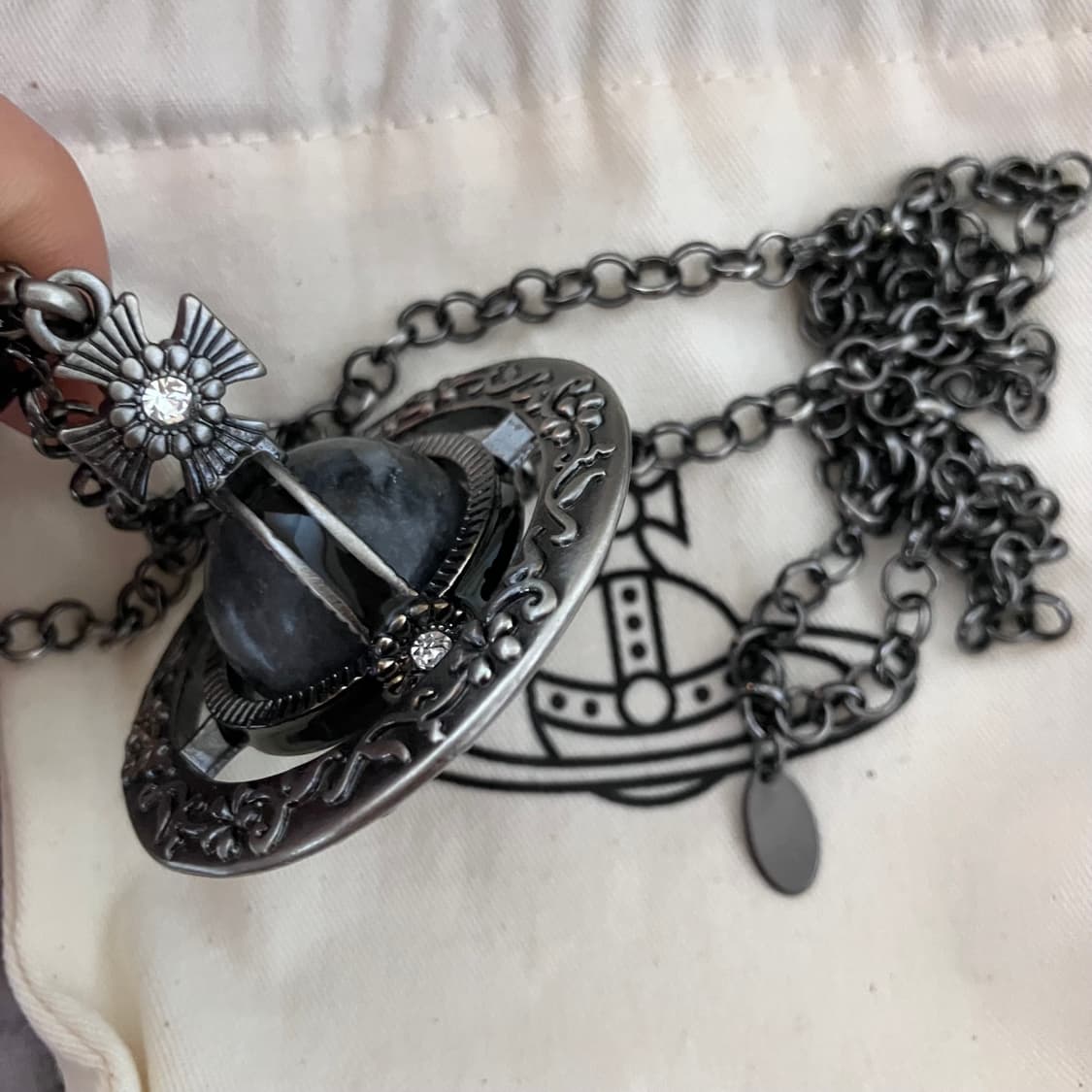 비비안웨스트우드 빅ord 블랙 목걸이 상품이미지2