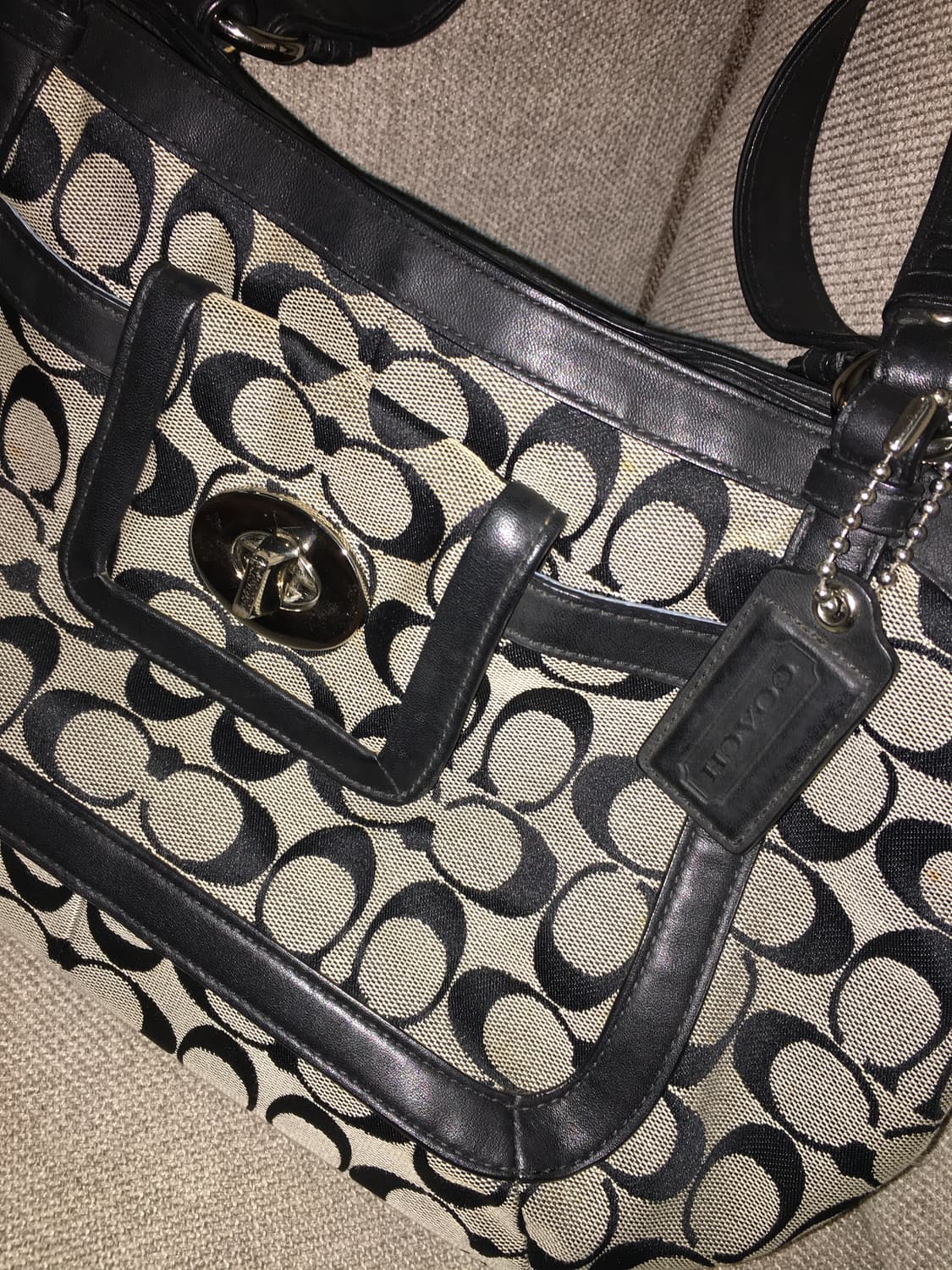 Coach Signature Shoulder Bag 상품이미지2
