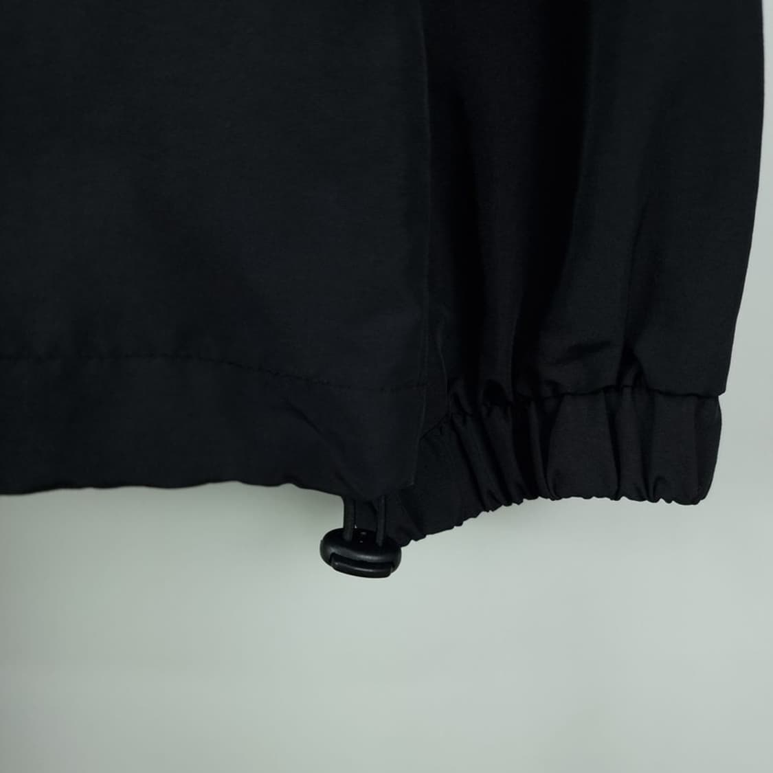 [엄브로] 빅로고 프린팅 오버핏 바람막이 아노락 자켓 블랙 M19971 상품이미지5