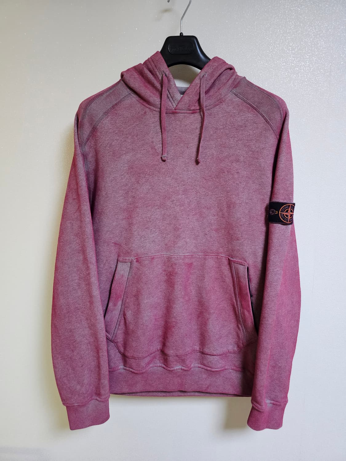 스톤아일랜드 더스트 와인 후드 티셔츠 상품이미지1