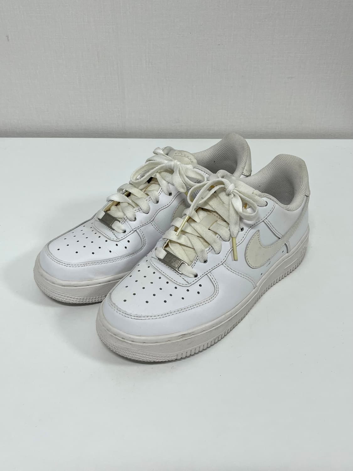 [235] 나이키 에어포스1 로우 올백 화이트 상품이미지1