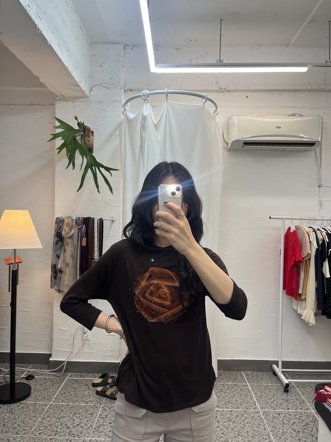 로즈 비즈 디테일 티셔츠 상품이미지2