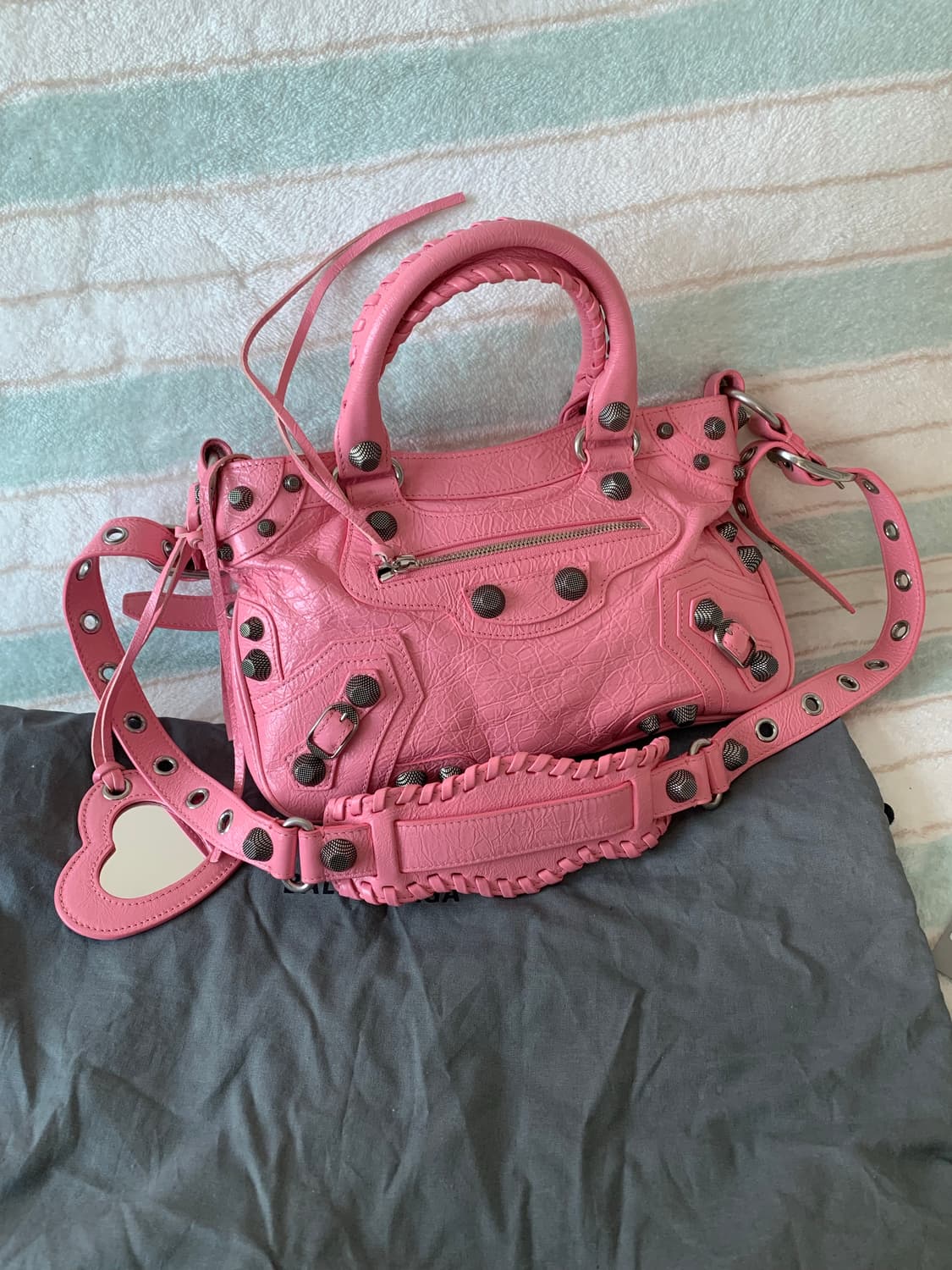 발렌시아가 모터백 네오카골 미디움  상품이미지2