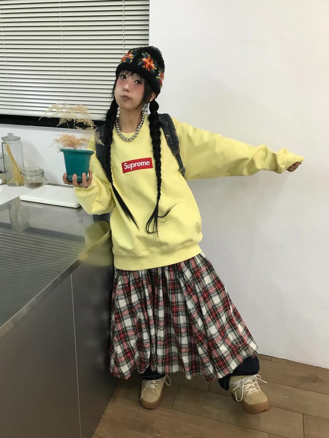 Supreme Box Logo Crewneck Pale Yellow - 상품이미지2