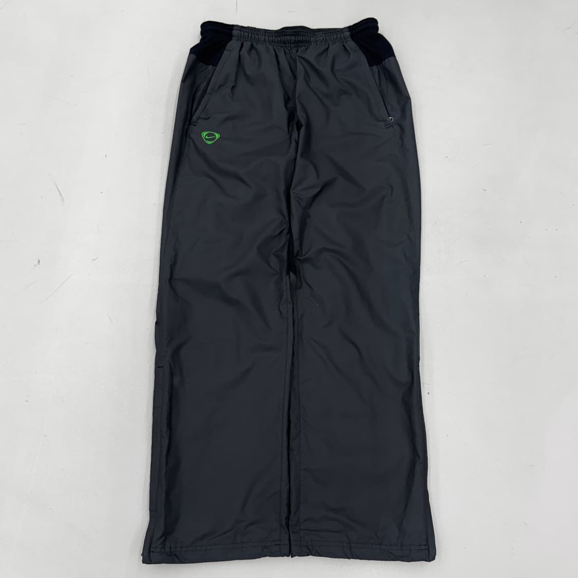 나이키 00s 스우시 올드스쿨 와이드 바람막이 트랙팬츠 상품이미지2