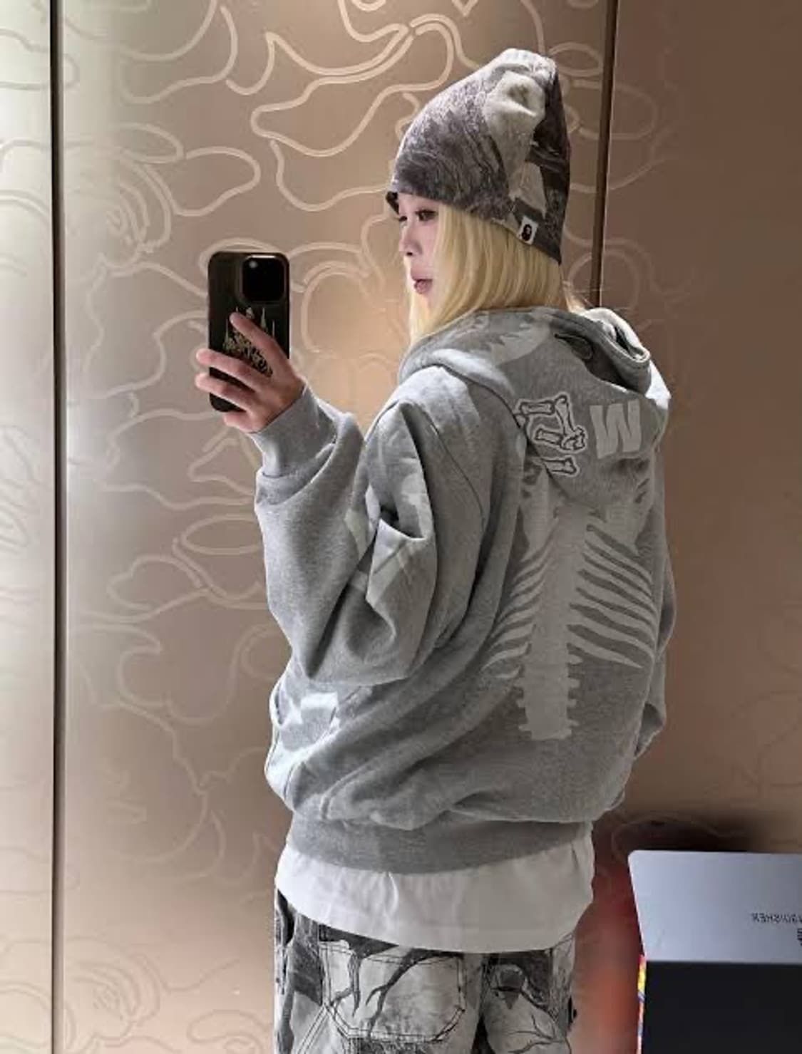 베이프 스켈레톤 샤크 후드집업 상품이미지1