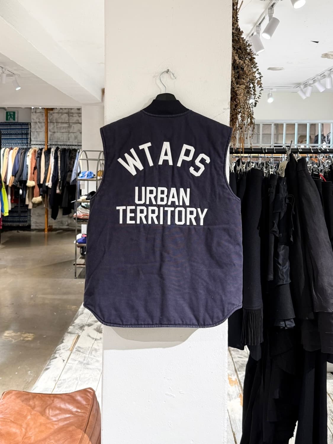 더블탭스 x 칼하트 네이비 워크웨어 베스트 상품이미지6