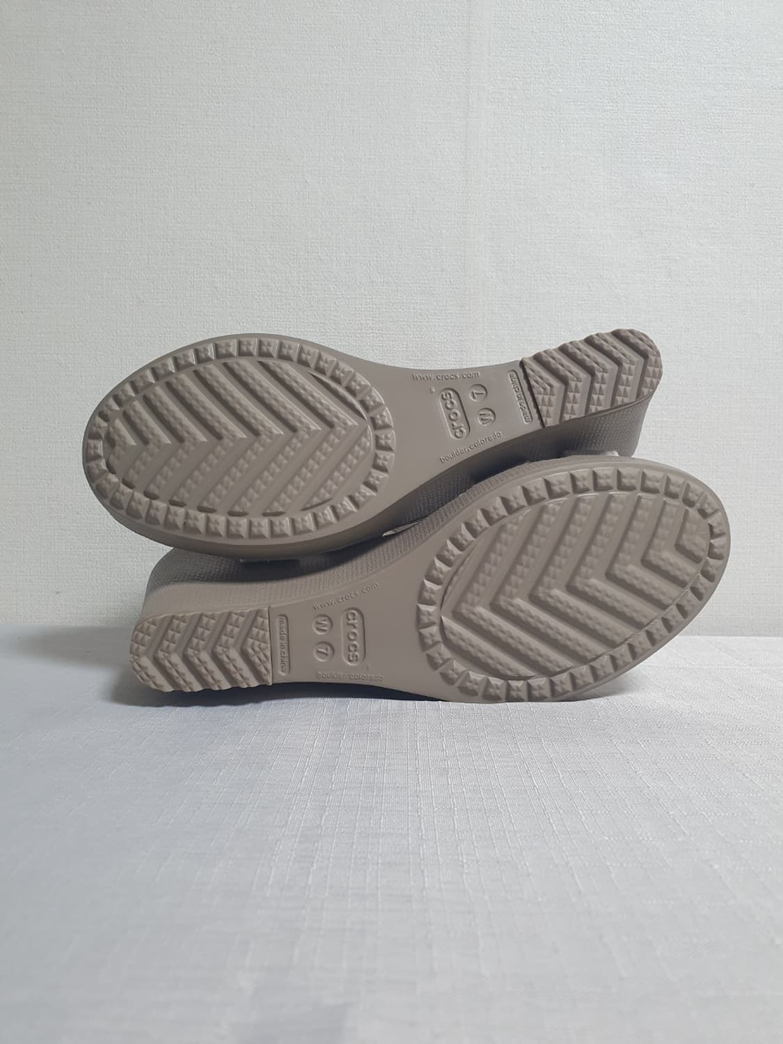 크록스 레이 웨지 샌들 오트 머쉬룸 240mm 상품이미지7