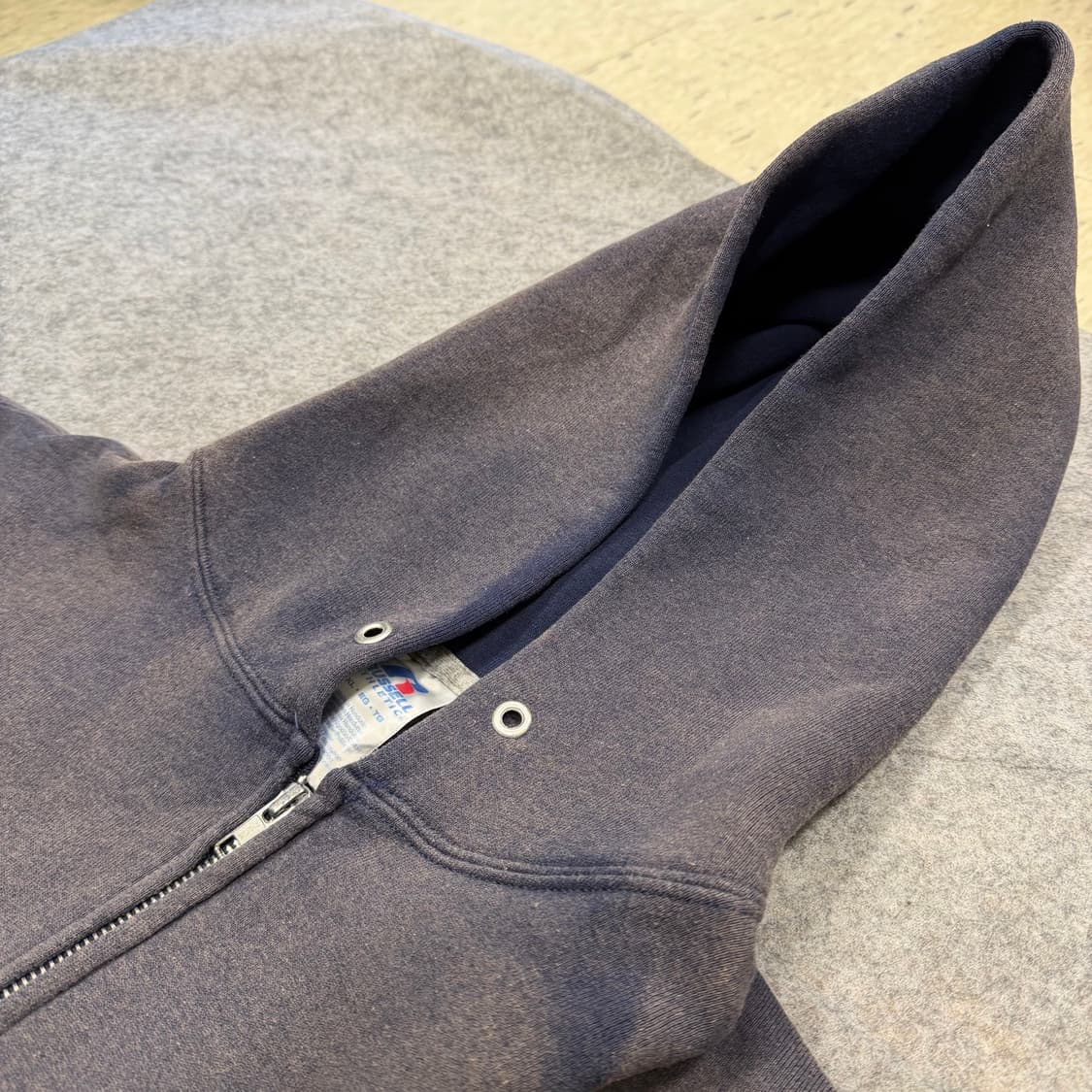 00s Vintage Russell Sun Faded Zip Up 상품이미지5