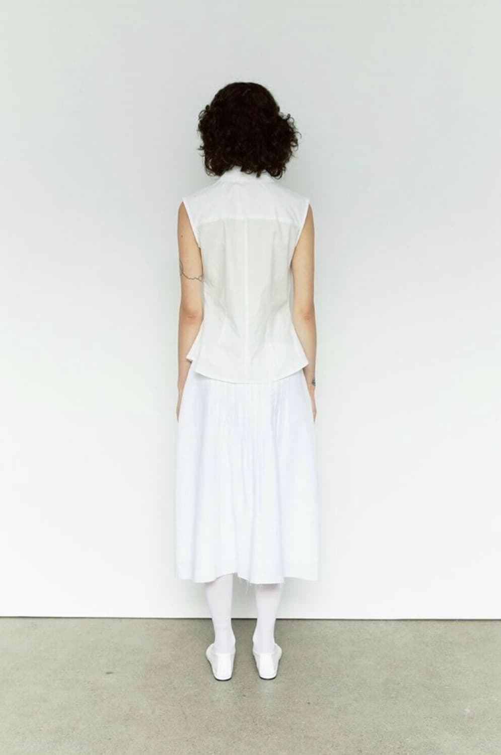 (당일발송/새상품) 리포스 코튼 슬리브리스 블라우스 판매합니다. 상품이미지3