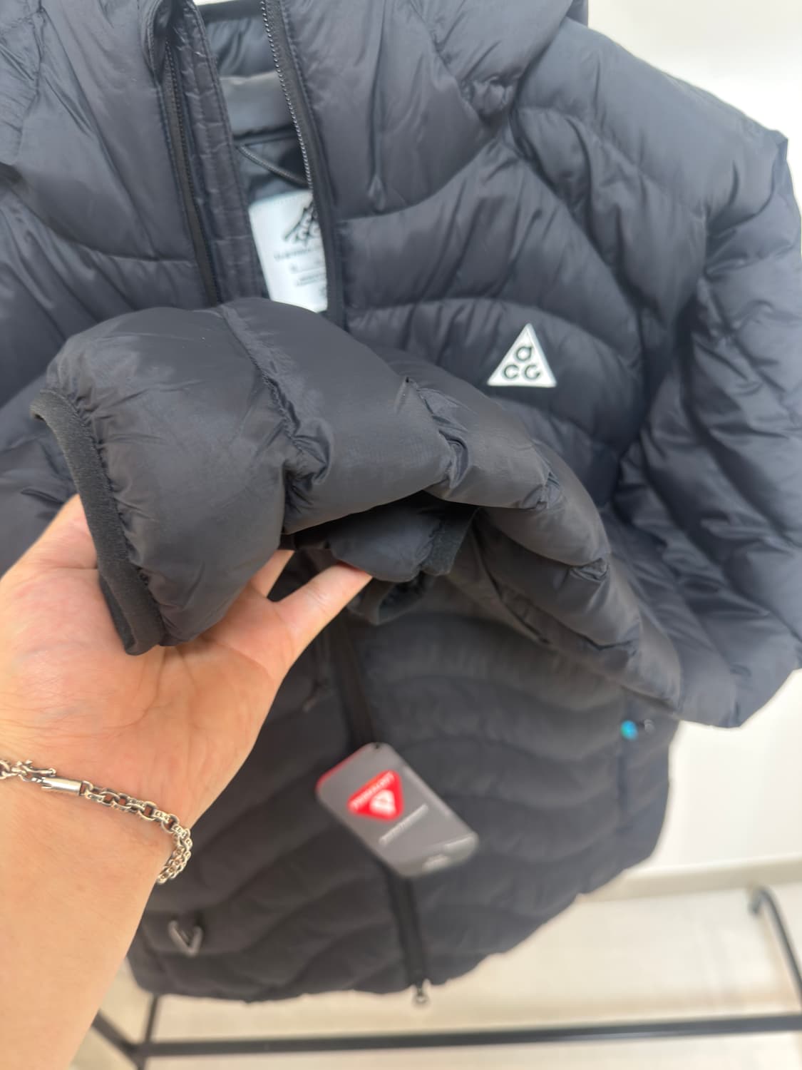 [1회착, XL] 나이키 ACG 라바플로우 패딩 블랙 상품이미지4