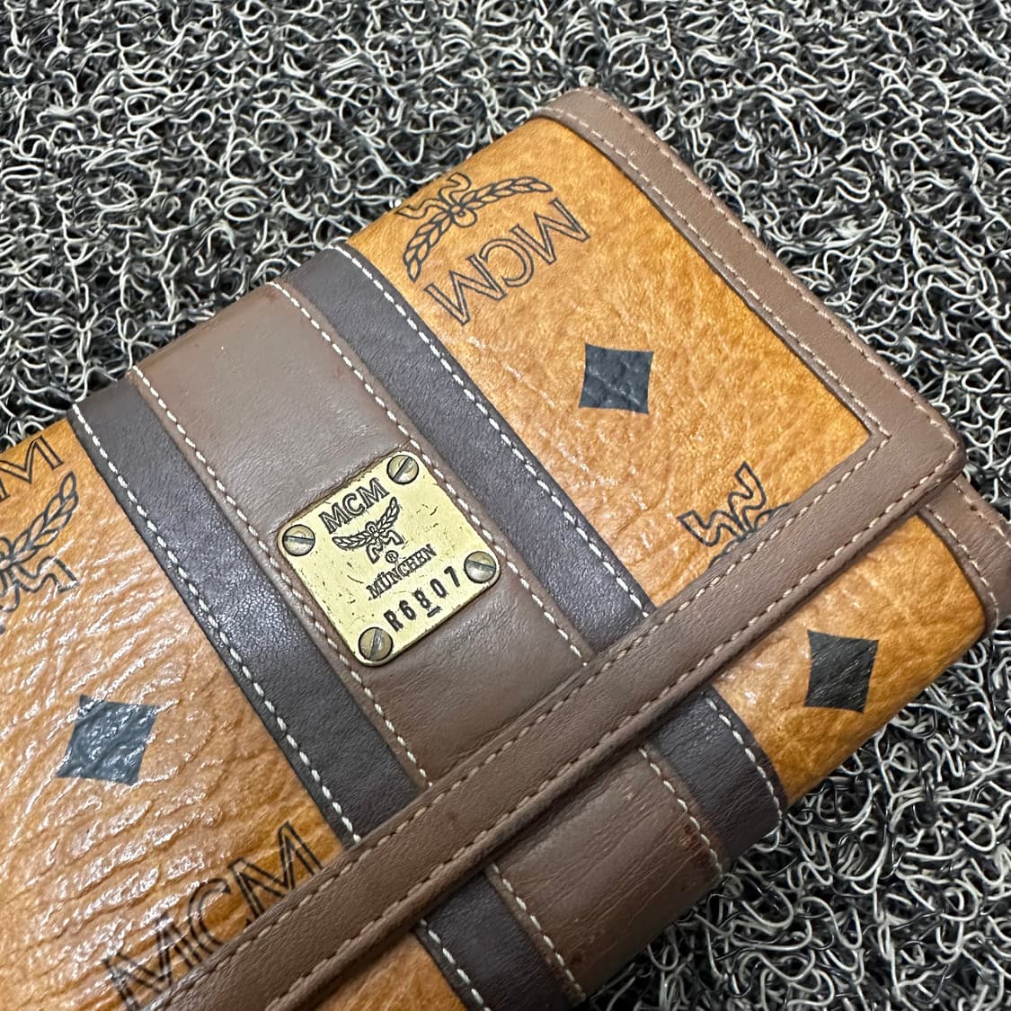 MCM 엠씨엠 비세토프 가죽 지갑 상품이미지2