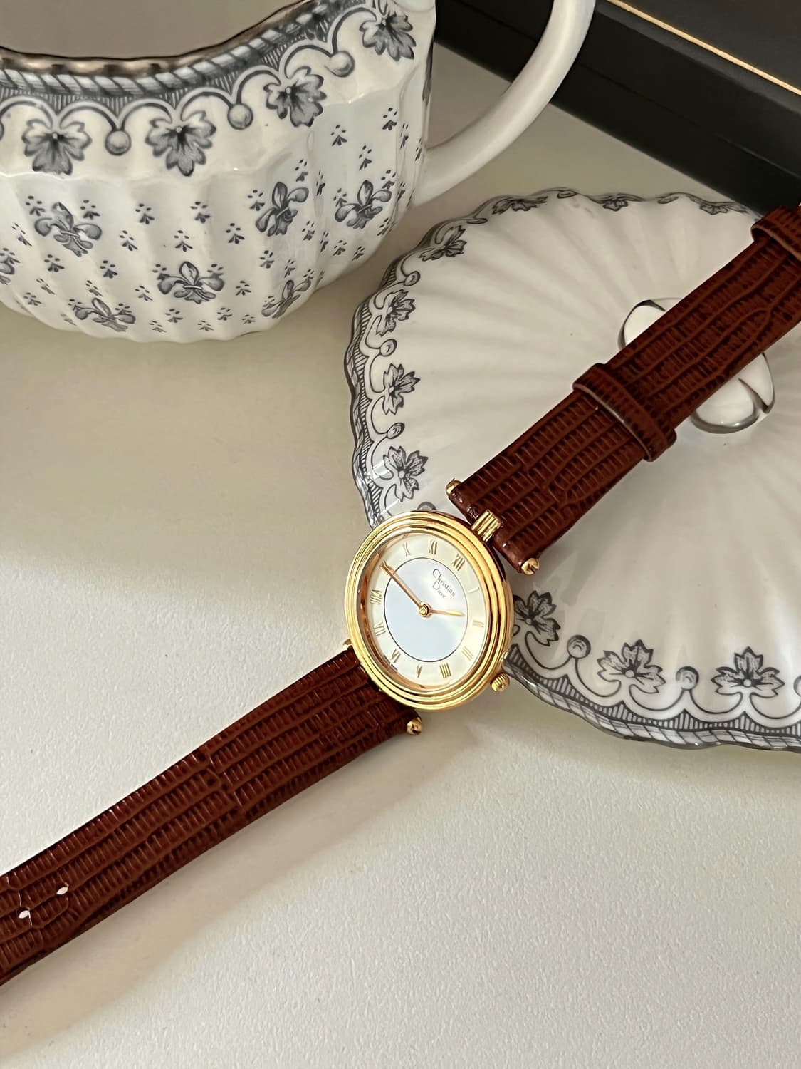 디올  골드 베젤 라운드 시계 / 정품감정 .케어 상품이미지8