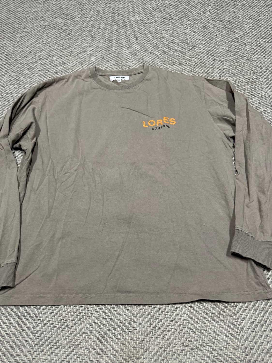 Lores 로어스 긴팔티셔츠(옷장정리) 상품이미지1