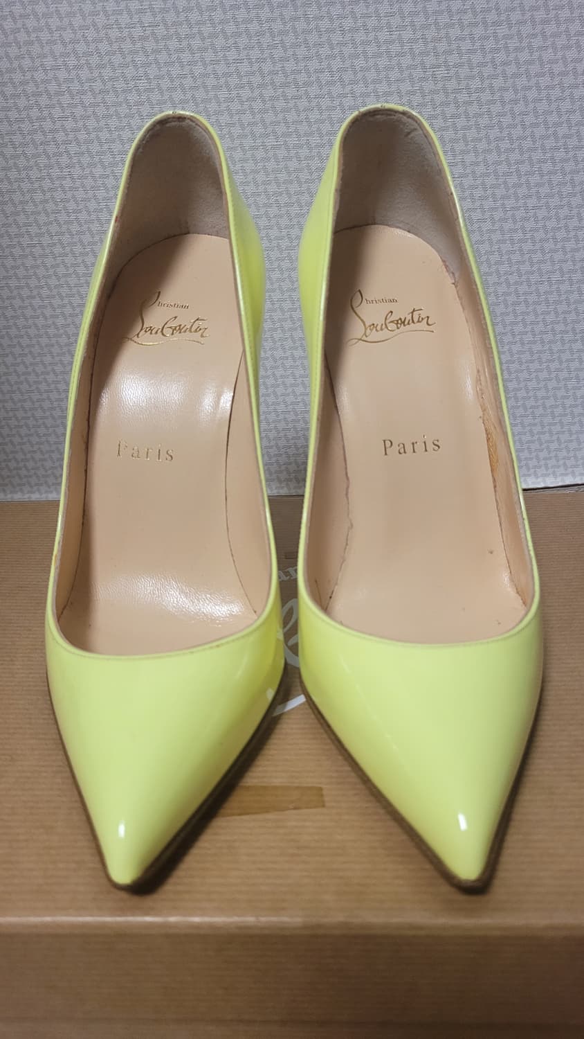 크리스찬 루부탱 피갈120 페이턴트 네온(형광색) 36 사이즈 판매합니다 상품이미지3