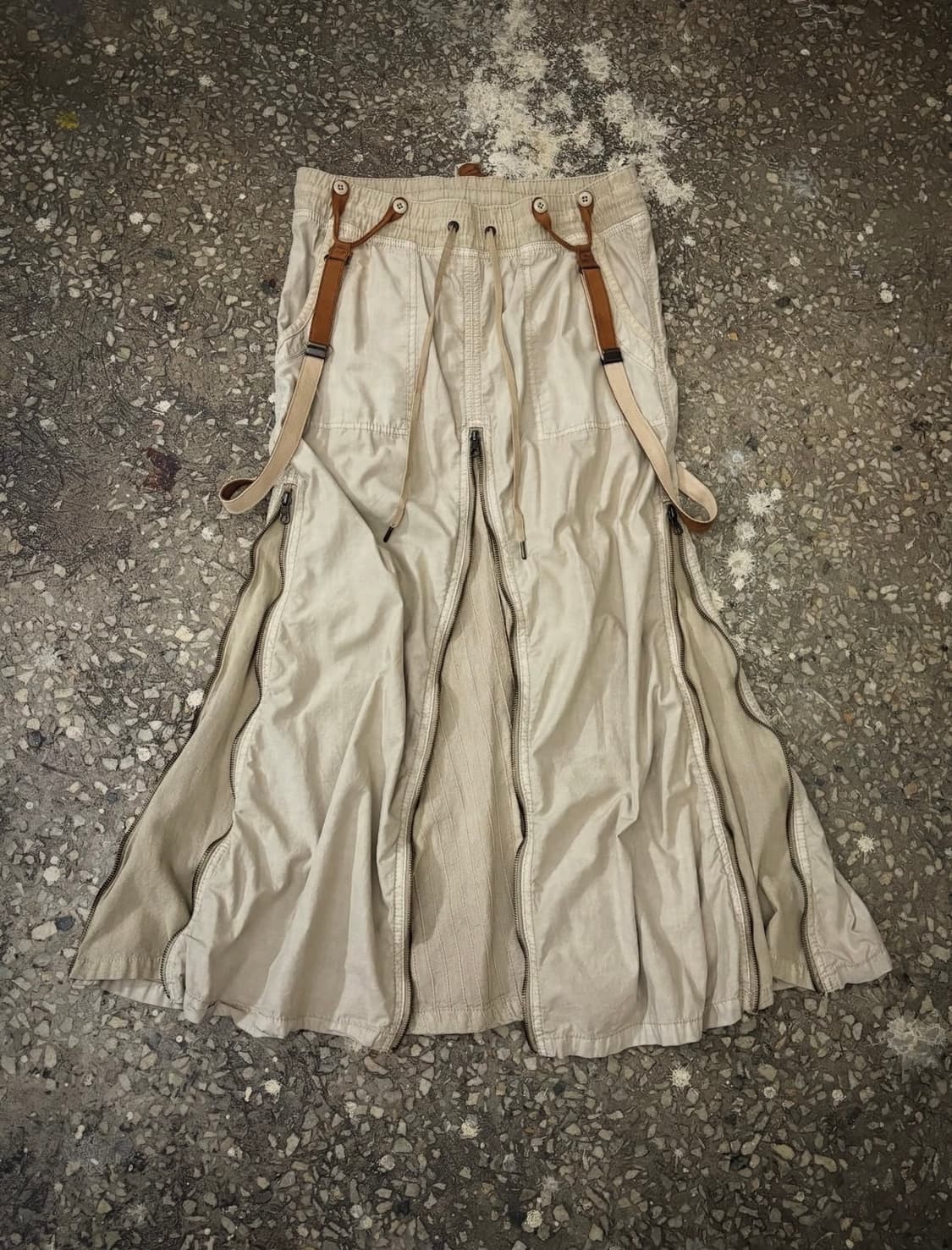 G.O.A Suspenders Detail skirt 상품이미지1
