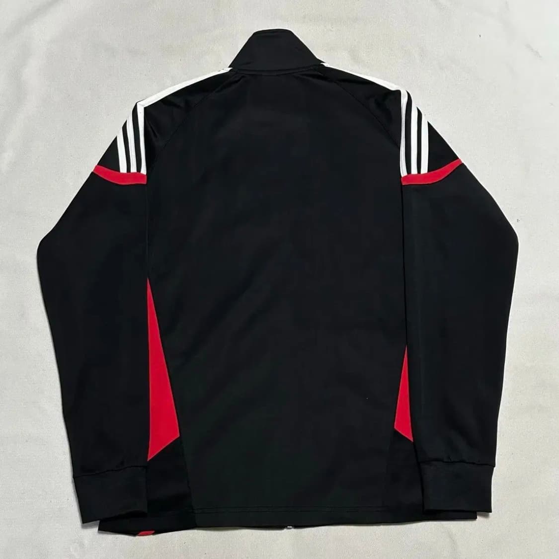 아디다스 AC 밀란 삼선 트랙탑 상품이미지3