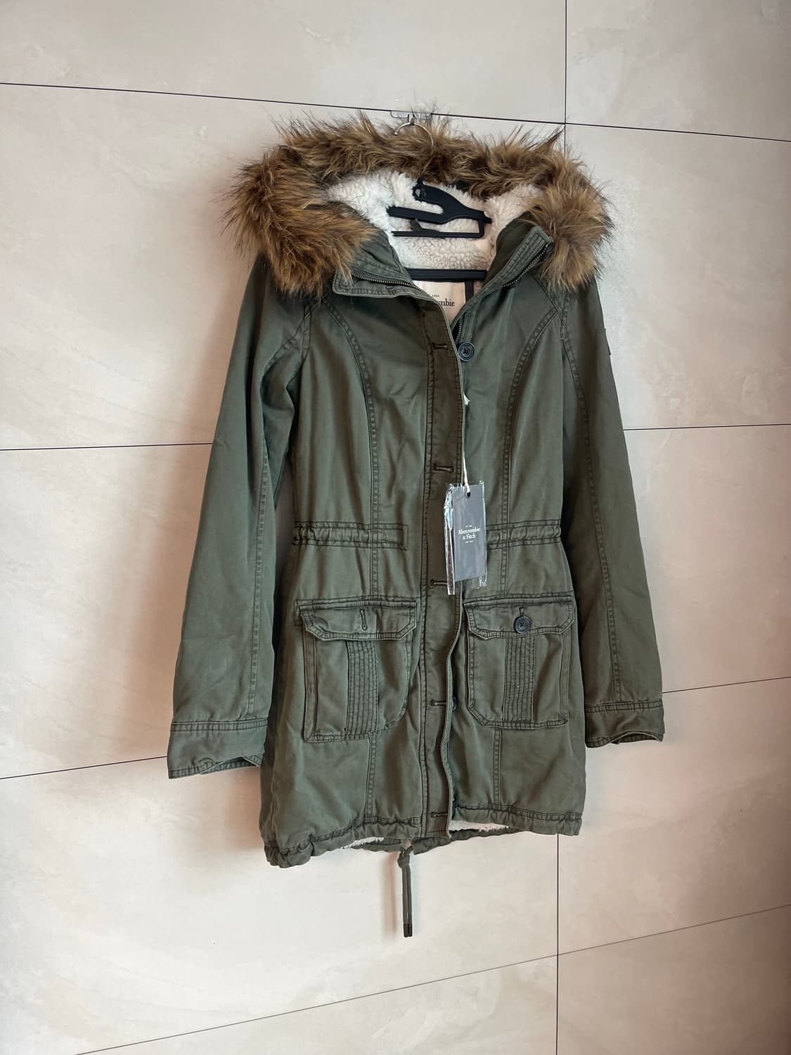 새상품 아베크롬비 퍼 트리밍 후드 파카 카키 [XS] 상품이미지1