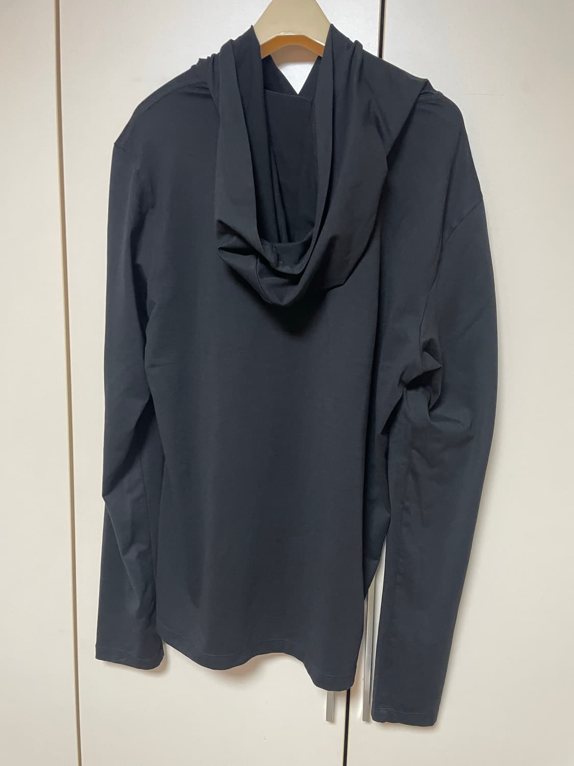 ALO yoga 알로 검정 후드 남성 티셔츠 M 상품이미지2