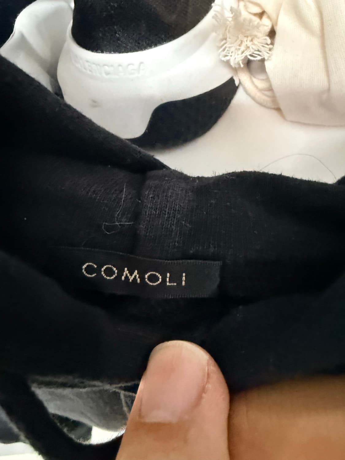 [3] 코모리 후디 블랙 상품이미지4