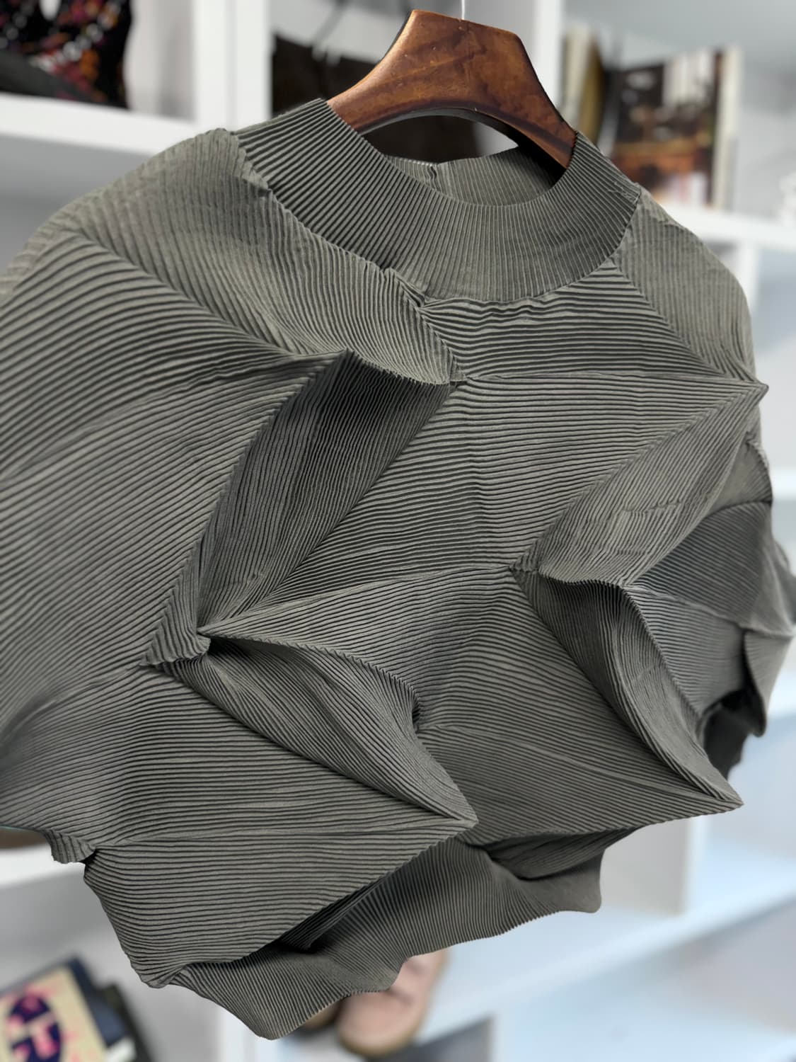 아방가르드 플리츠 탑 상품이미지4