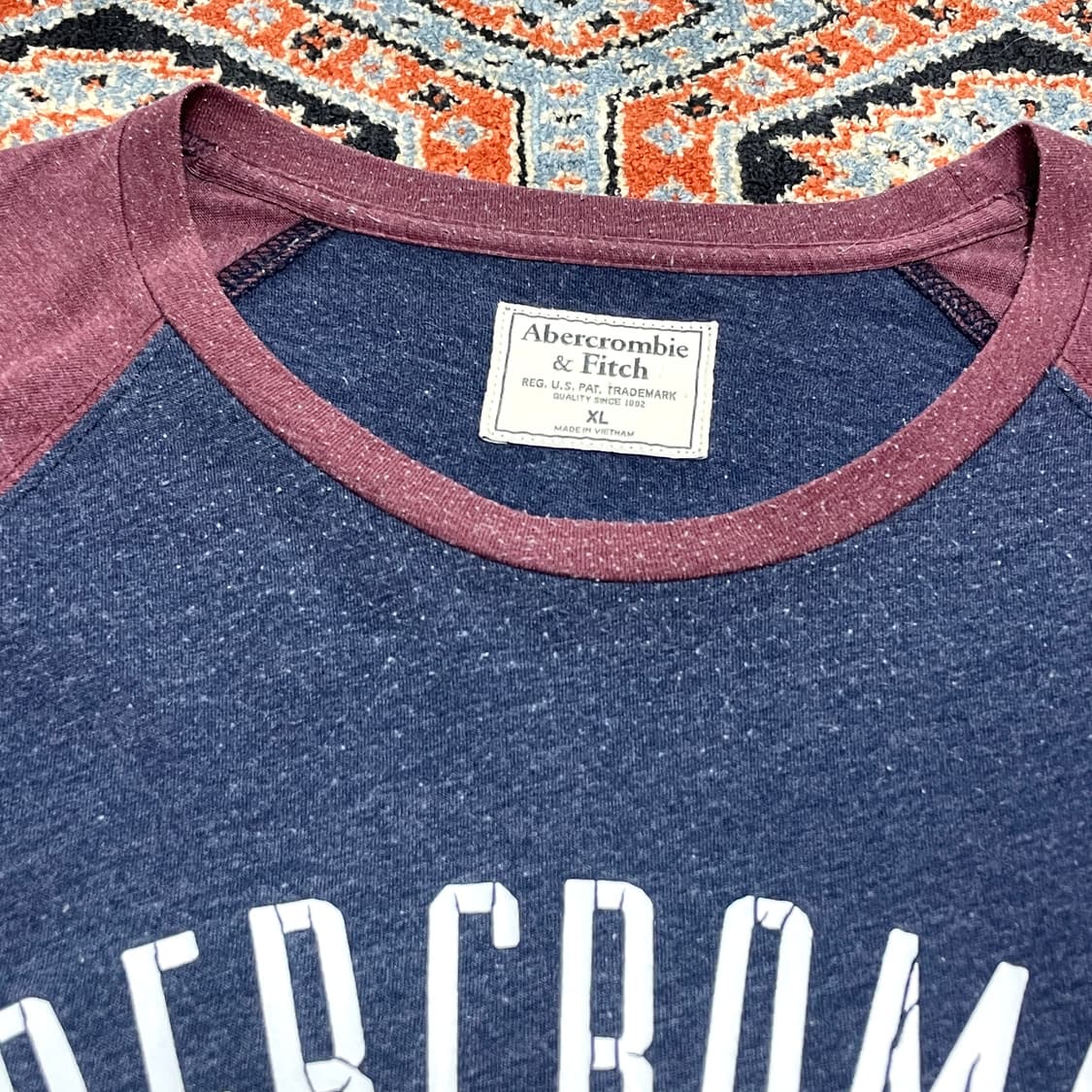 아베크롬비 스펠로고 네이비 나그랑티셔츠 남성XL 상품이미지4