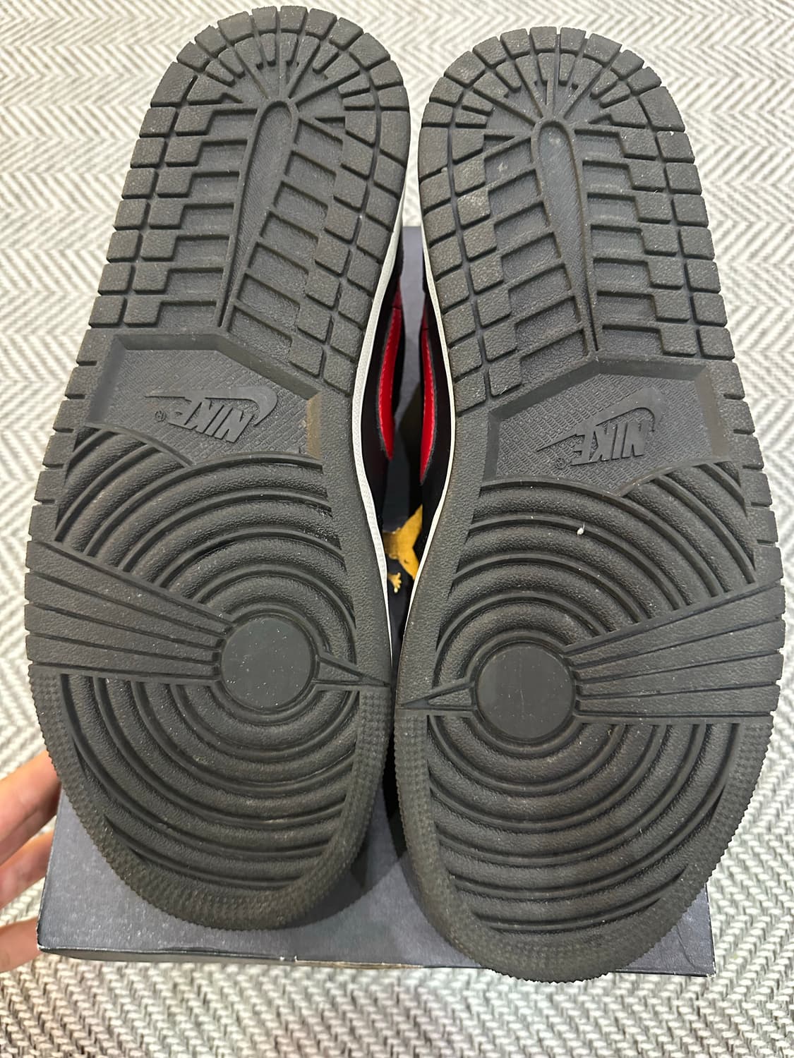 조던 로우 파이어레드 275 상품이미지3