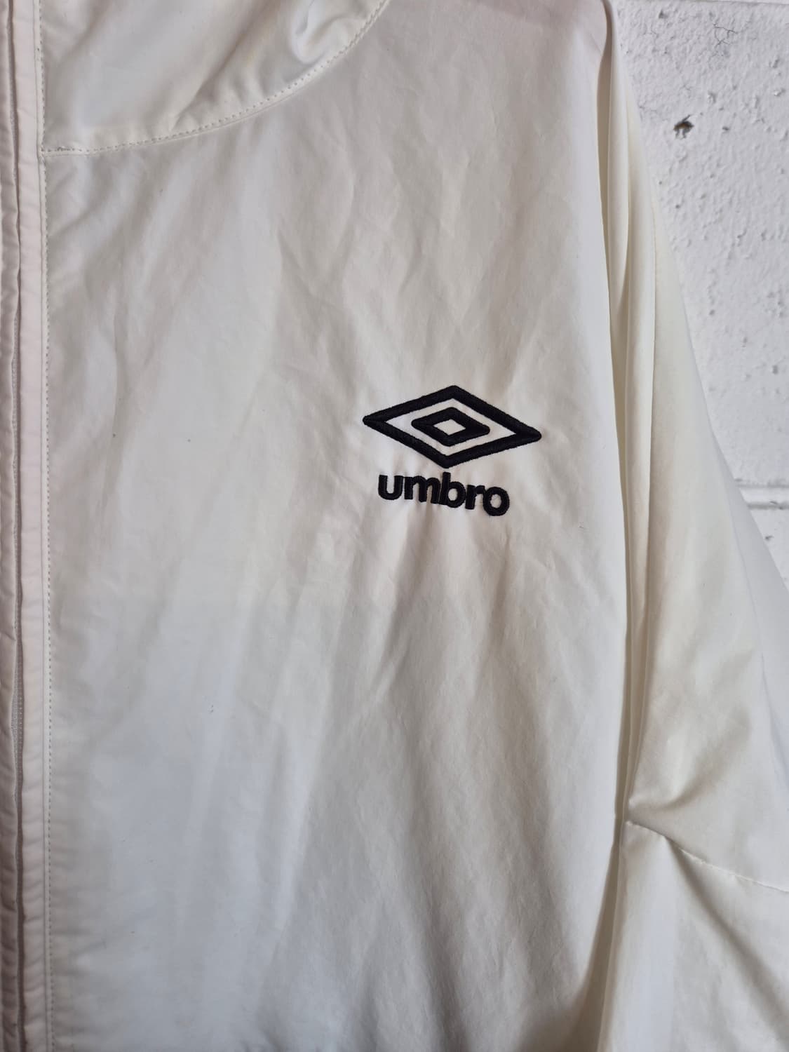 110 )엄브로 화이트 블랙 바람막이 아노락 상품이미지4