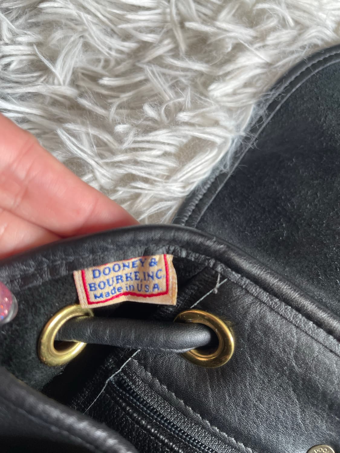 Dooney & Bourke 두니앤버크 빈티지 가죽 백팩 상품이미지4