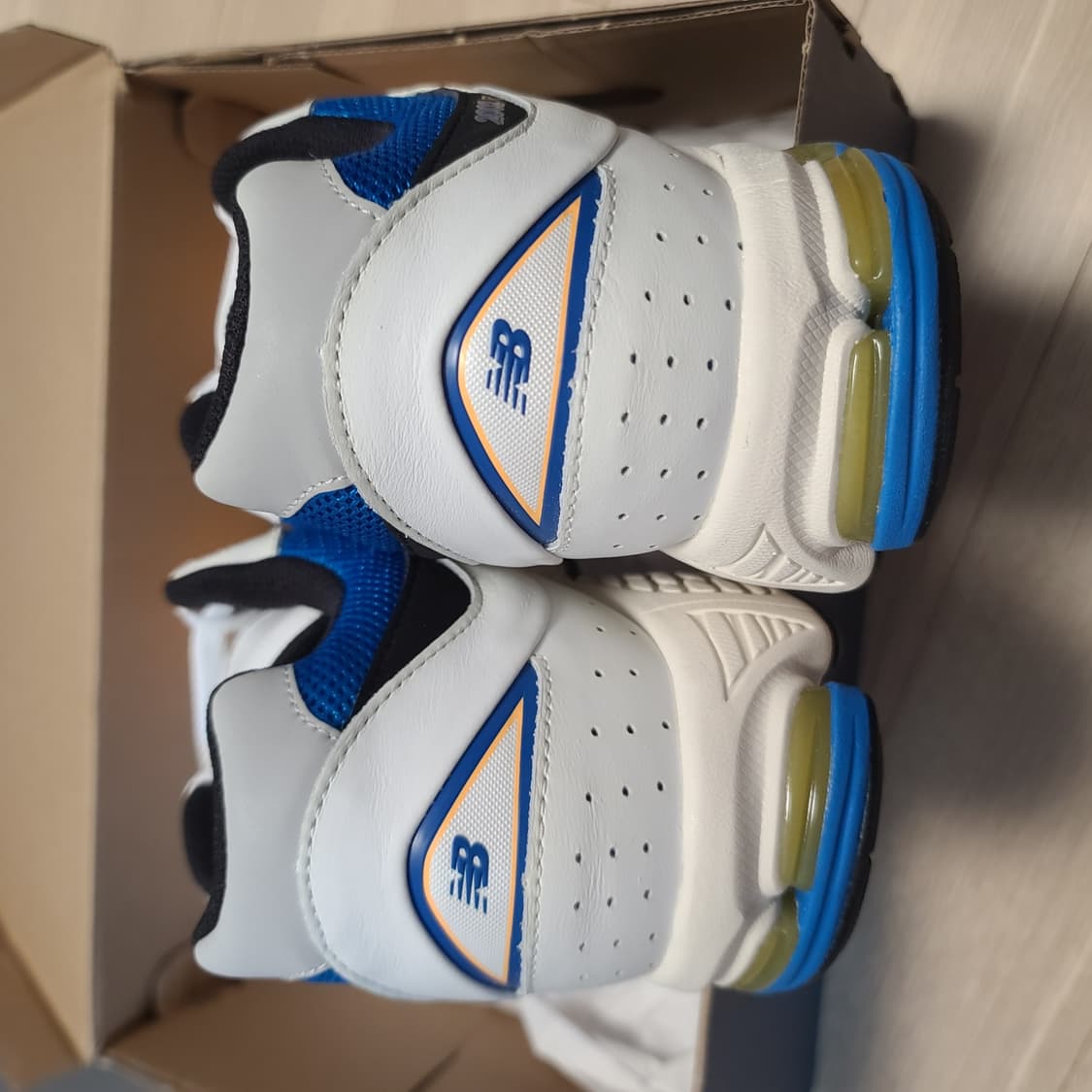 290 새제품 뉴발란스 2002R 화이트 남자 신발 운동화 285 295 상품이미지7