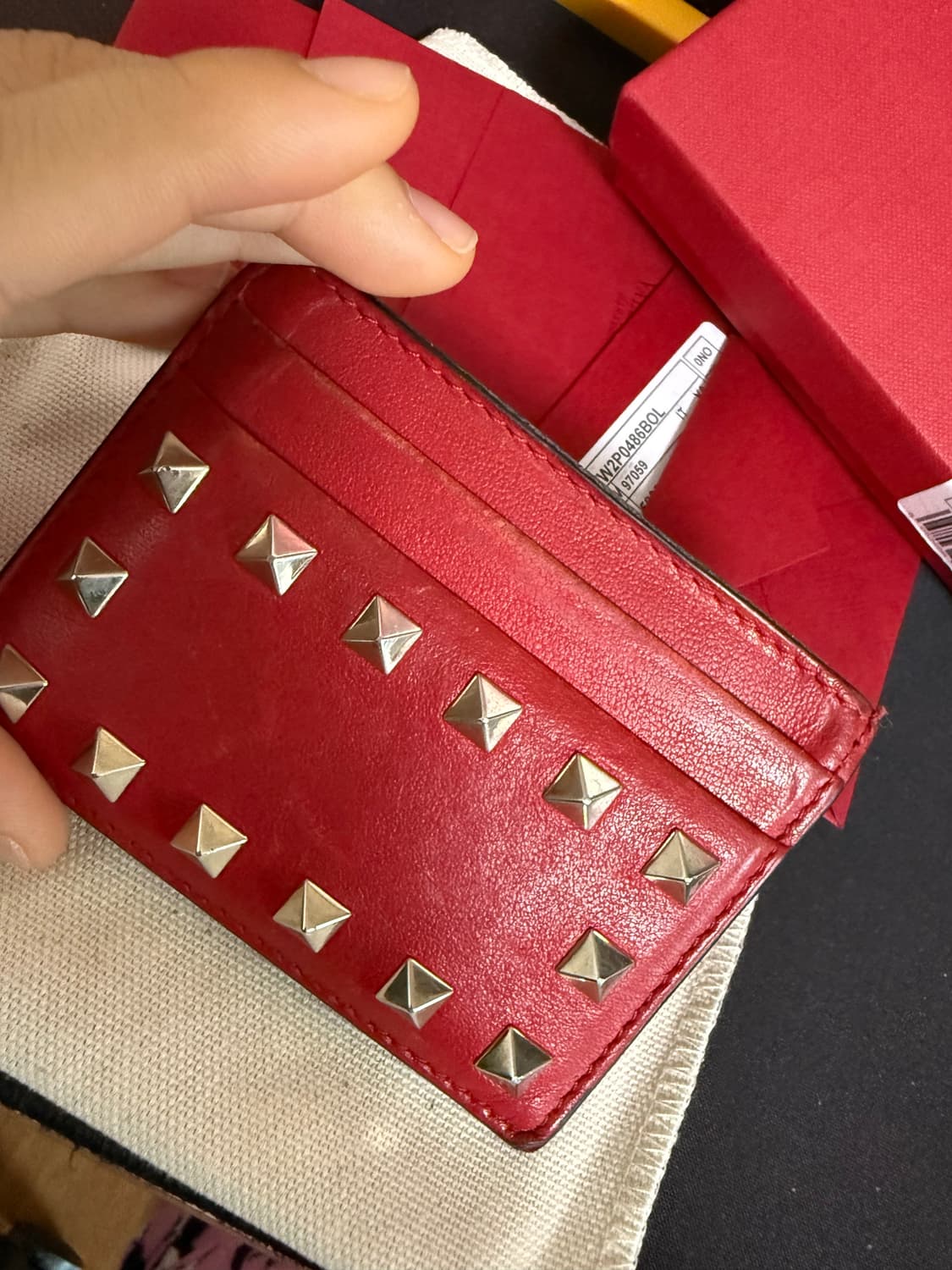 발렌티노 락스터드 카드지갑 레드색상팝니다 상품이미지1